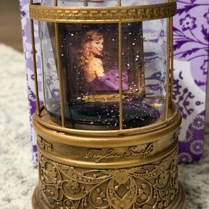 Taylor Swift Collectible Musical Snowglobe